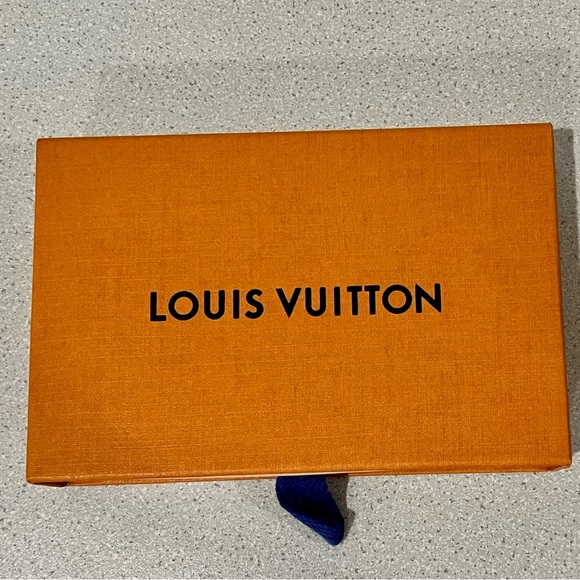 Louis Vuitton 2 Piece Gift Set - For Small Leather Goods/Wallet - Picture 5 of 6